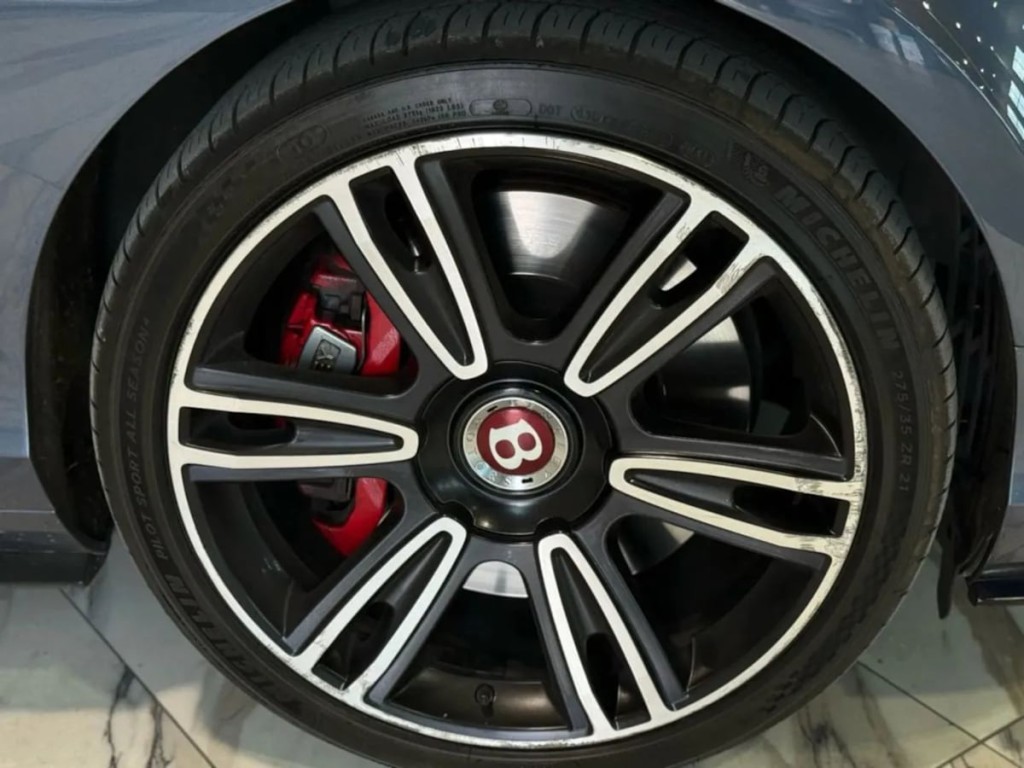 2017 Bentley Continental Image 36