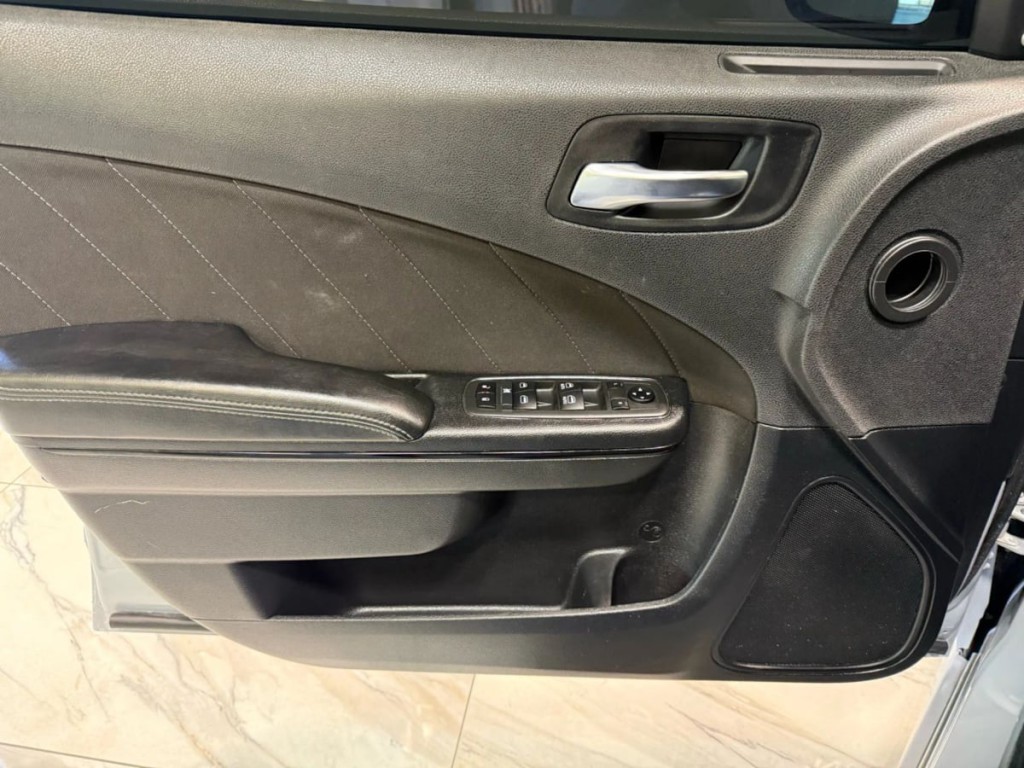 2021 Dodge Charger Image 10