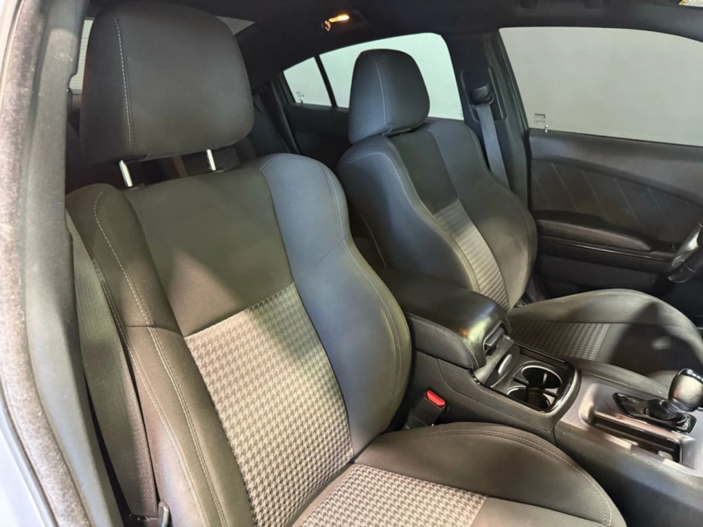 2021 Dodge Charger Image 25