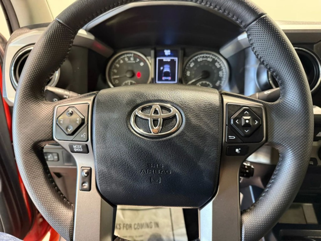 2016 Toyota Tacoma Image 13