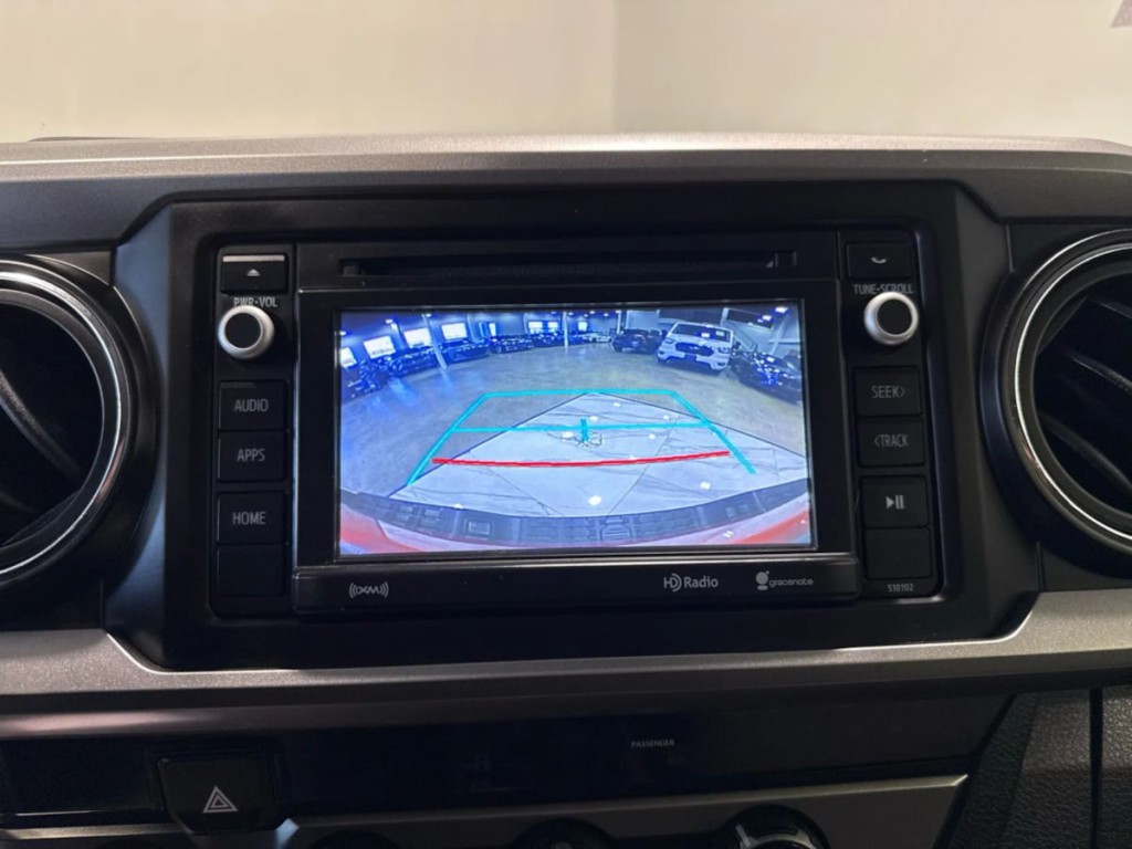 2016 Toyota Tacoma Image 19