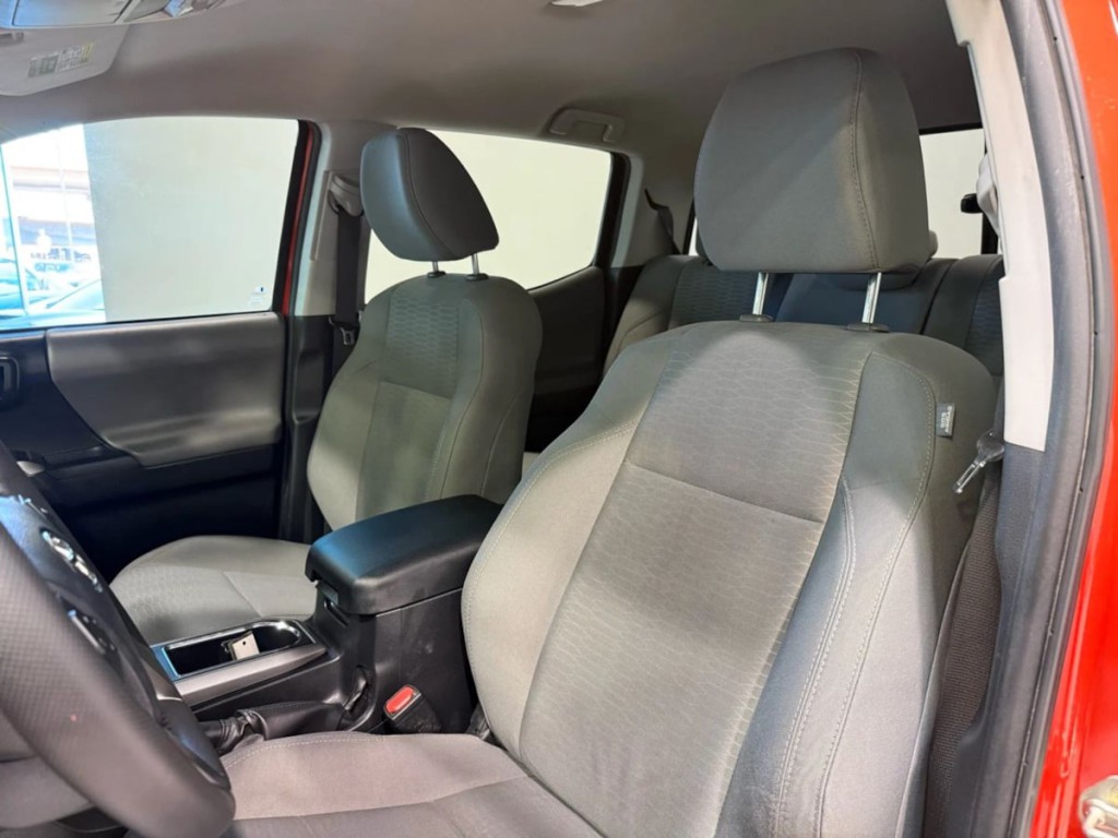 2016 Toyota Tacoma Image 21