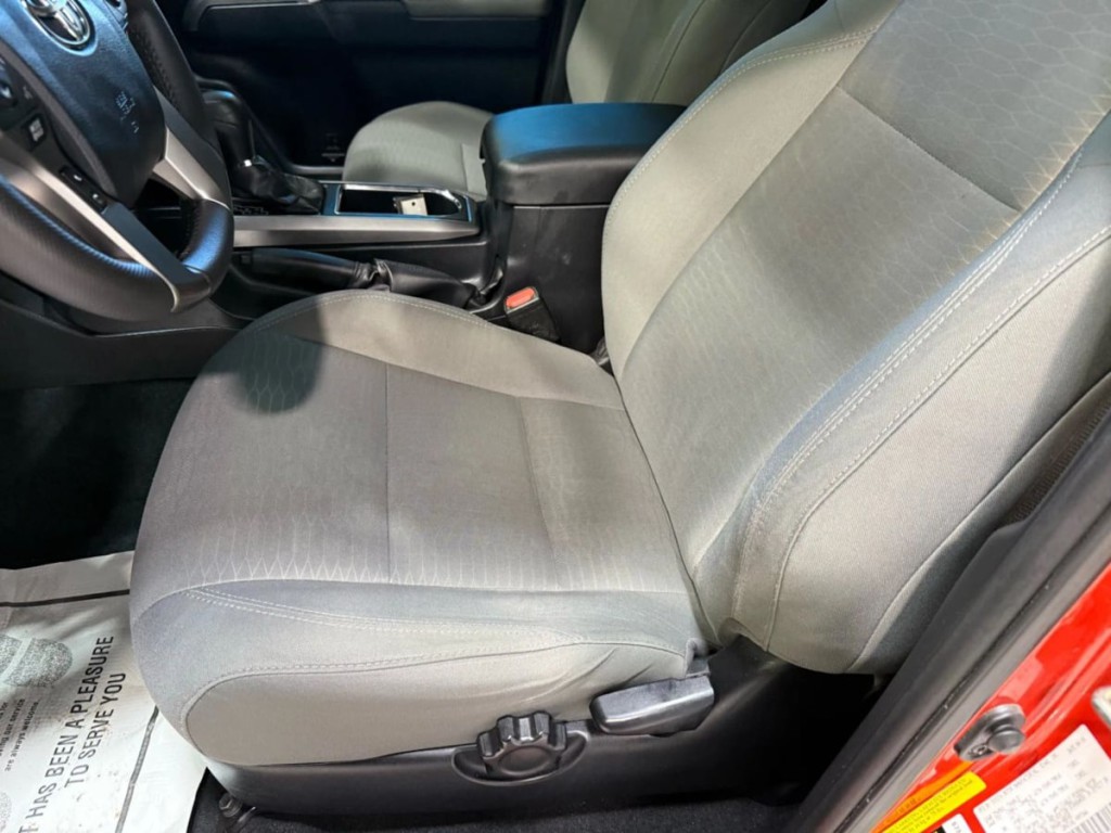 2016 Toyota Tacoma Image 22