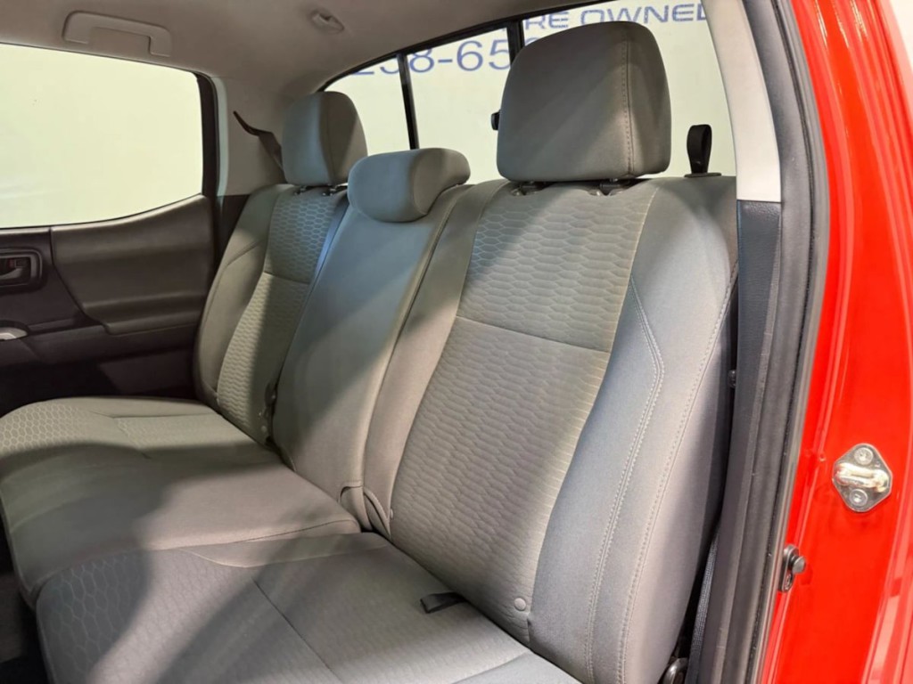 2016 Toyota Tacoma Image 23