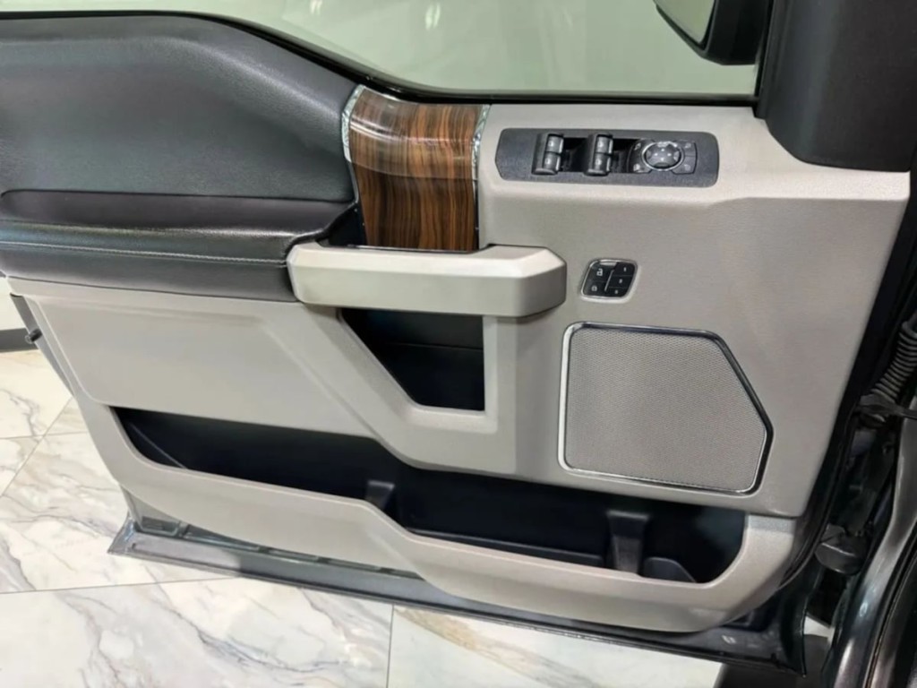 2015 Ford F-150 Image 12