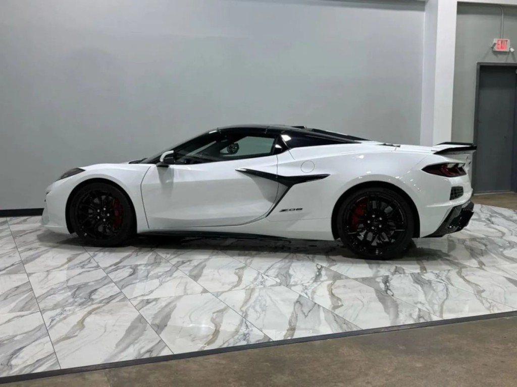 2025 Chevrolet Corvette Image 9