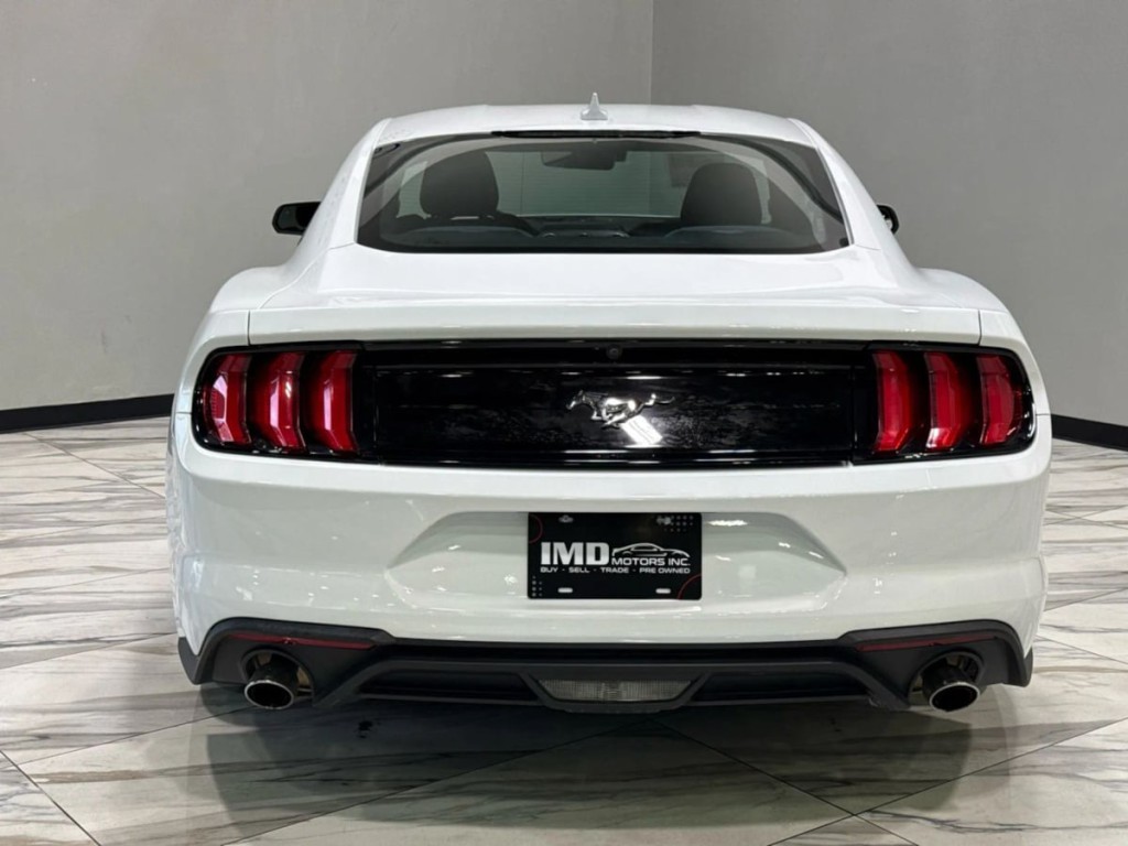 2022 Ford Mustang Image 4