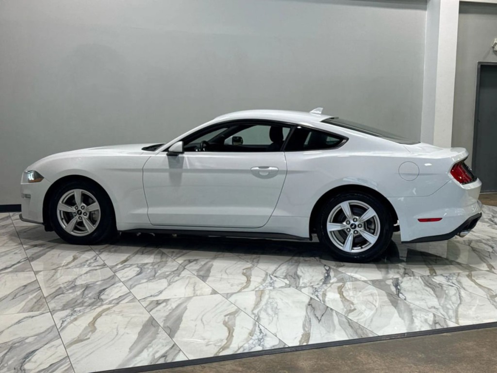 2022 Ford Mustang Image 6