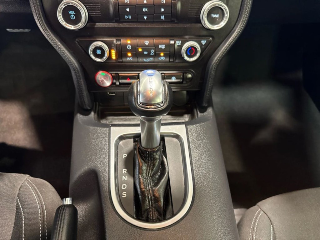 2022 Ford Mustang Image 15