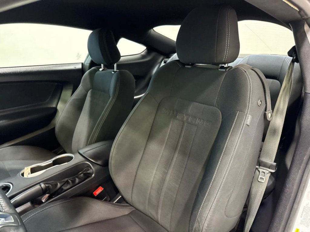 2022 Ford Mustang Image 16