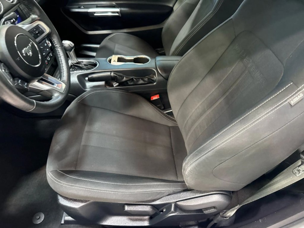 2022 Ford Mustang Image 17