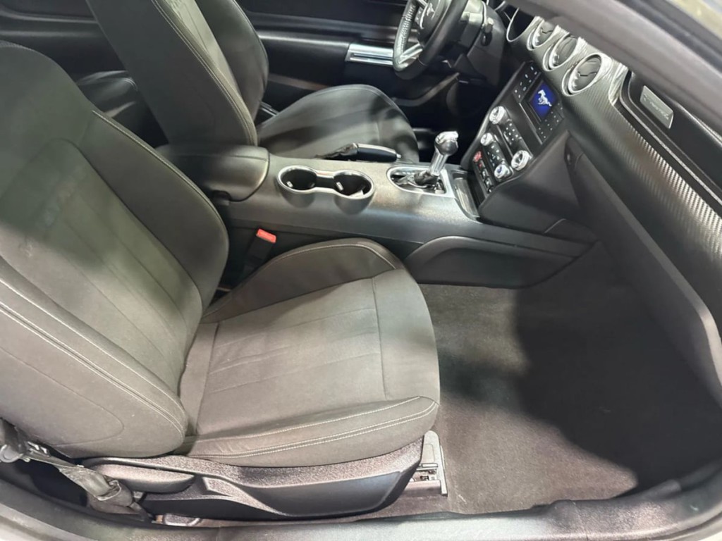 2022 Ford Mustang Image 19