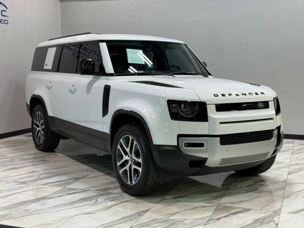 2024 Land Rover Defender Image 4