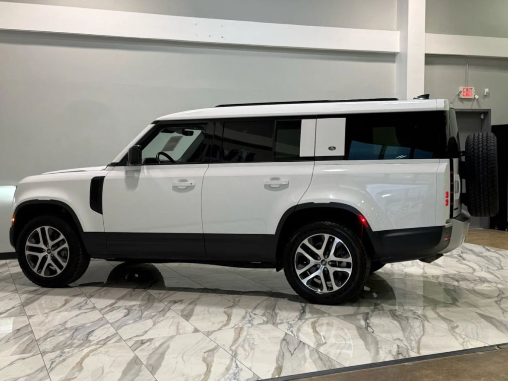 2024 Land Rover Defender Image 8