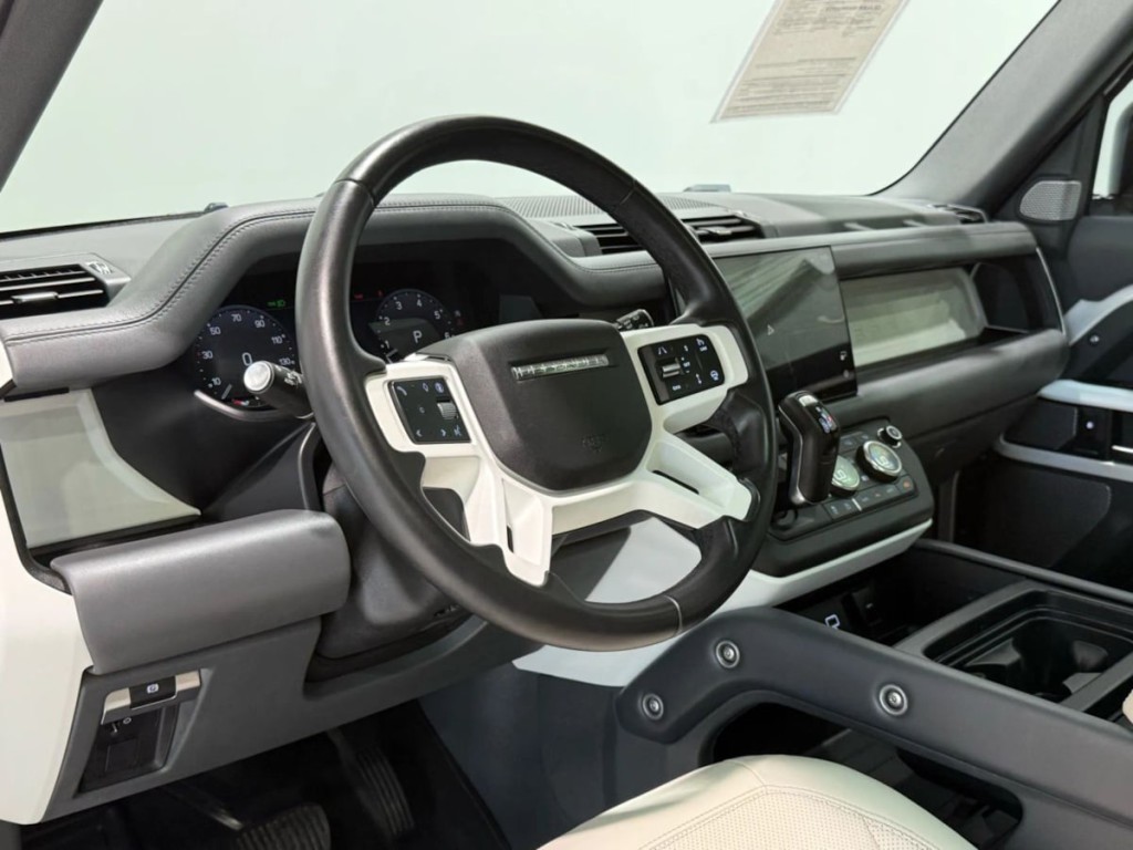 2024 Land Rover Defender Image 12