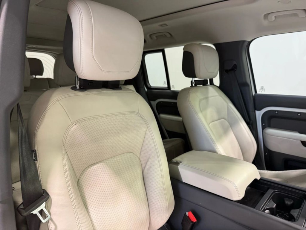 2024 Land Rover Defender Image 20