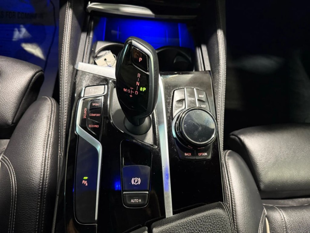 2020 BMW 5 Series Image 14