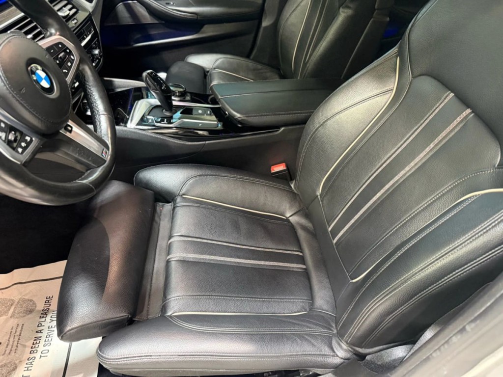 2020 BMW 5 Series Image 15