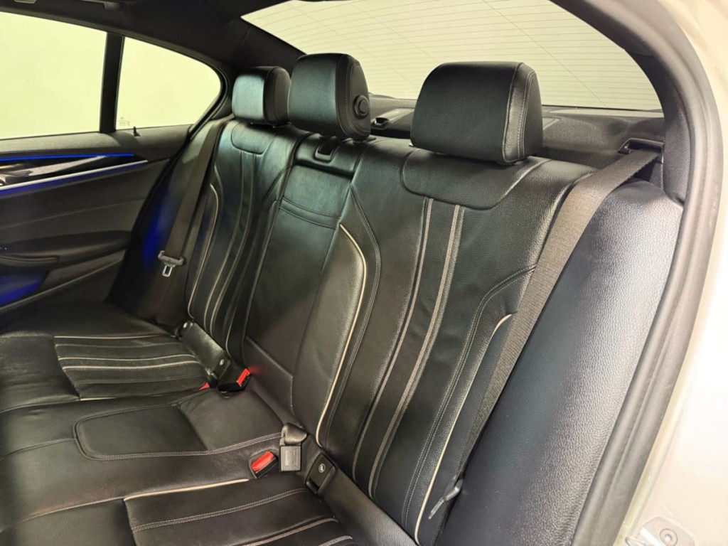 2020 BMW 5 Series Image 16