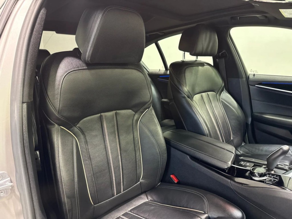 2020 BMW 5 Series Image 18