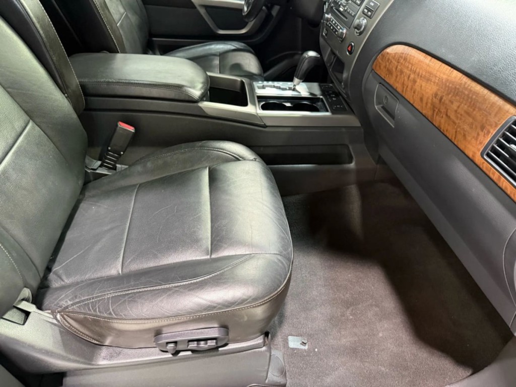 2015 Nissan Armada Image 18