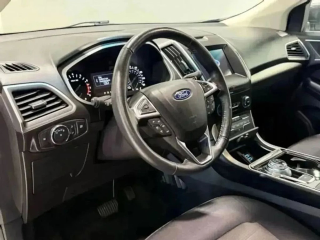 2019 Ford Edge Image 9