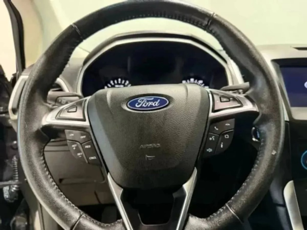 2019 Ford Edge Image 10