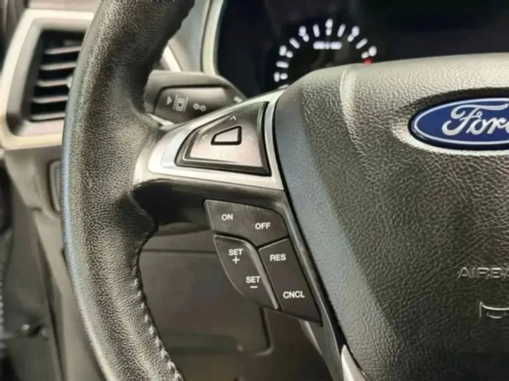 2019 Ford Edge Image 11