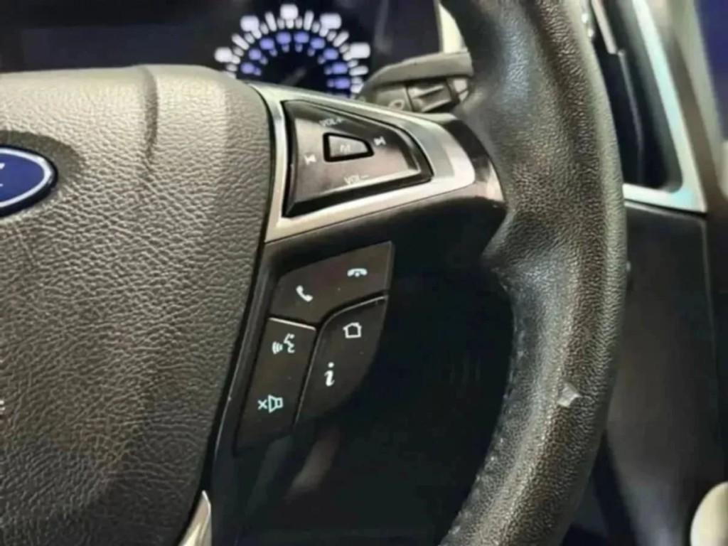 2019 Ford Edge Image 12
