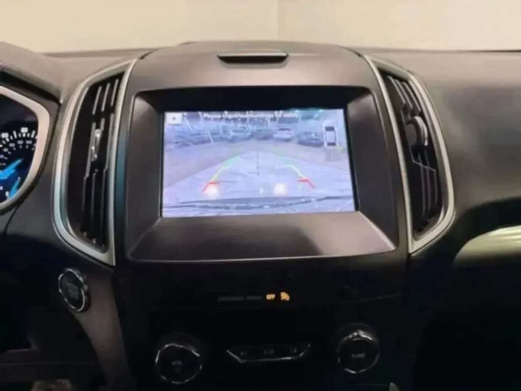2019 Ford Edge Image 14