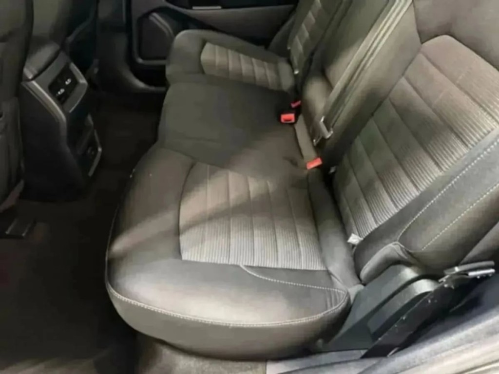 2019 Ford Edge Image 18