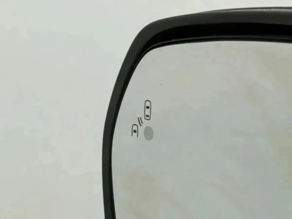 2019 Ford Edge Image 32