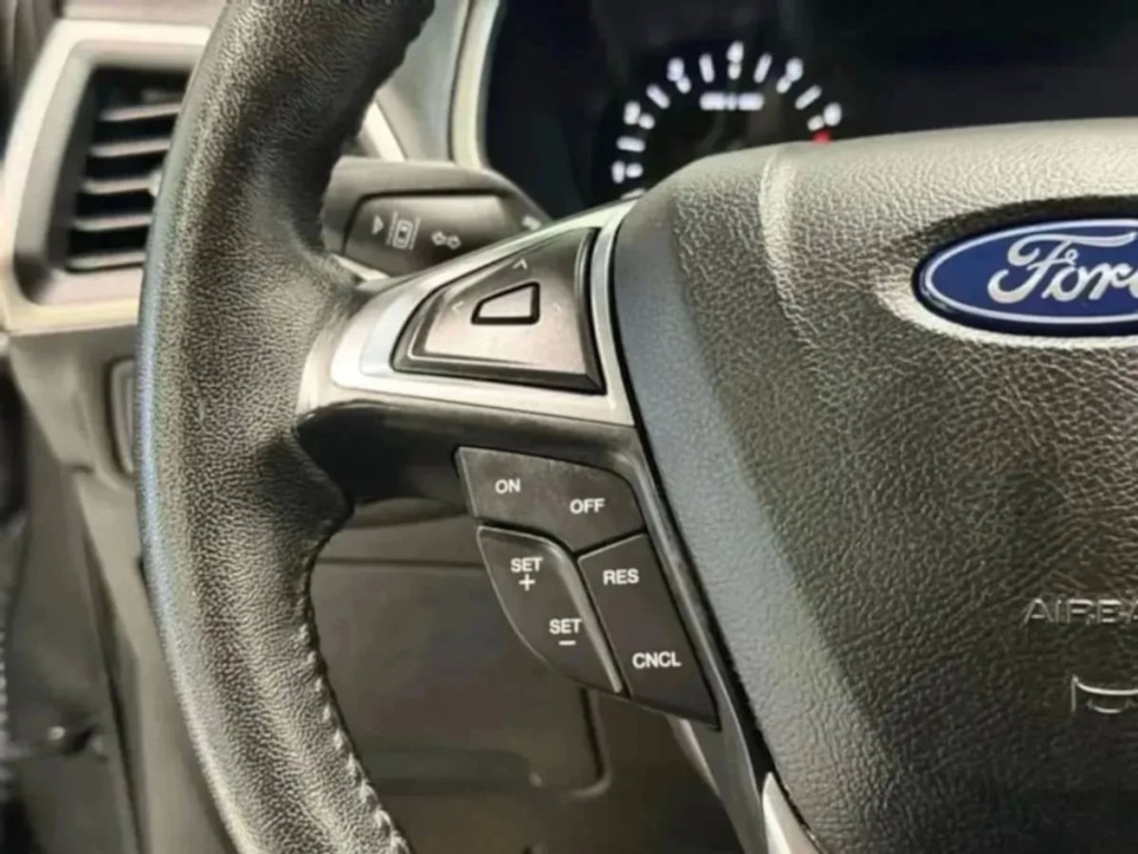 2019 Ford Edge Image 35