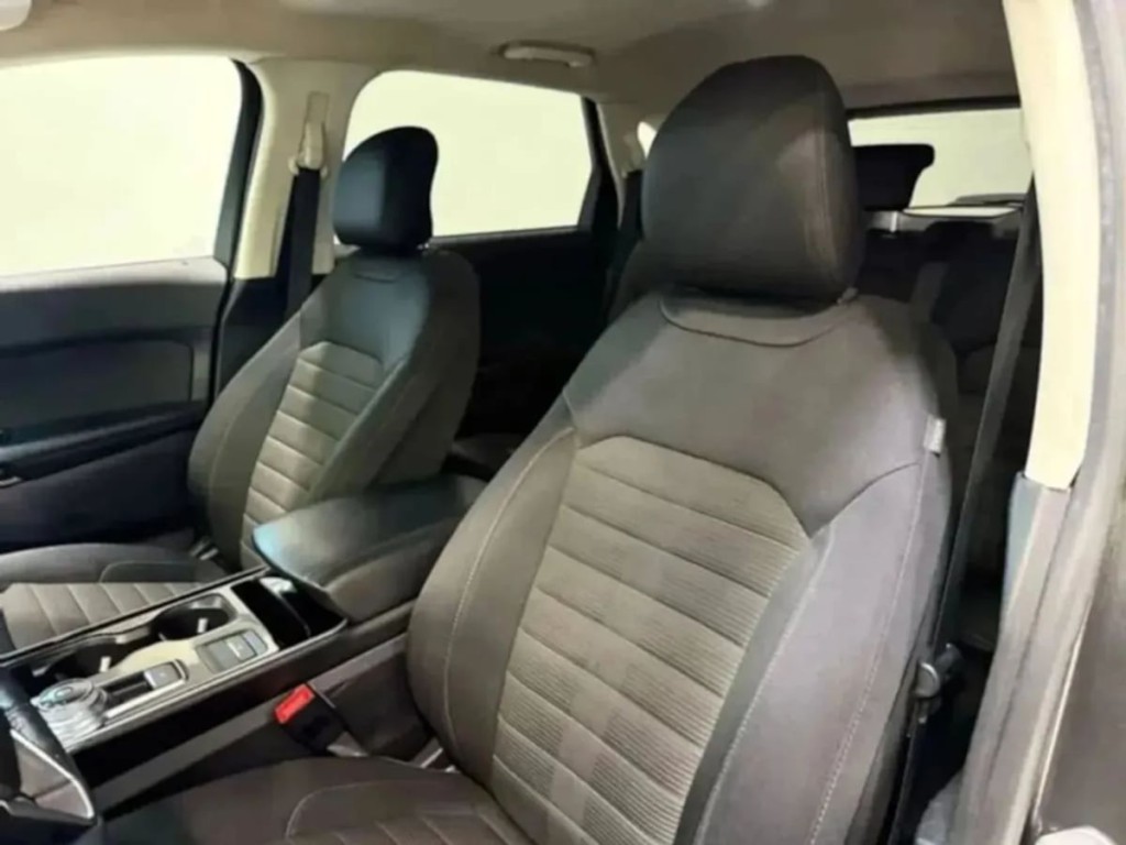 2019 Ford Edge Image 44