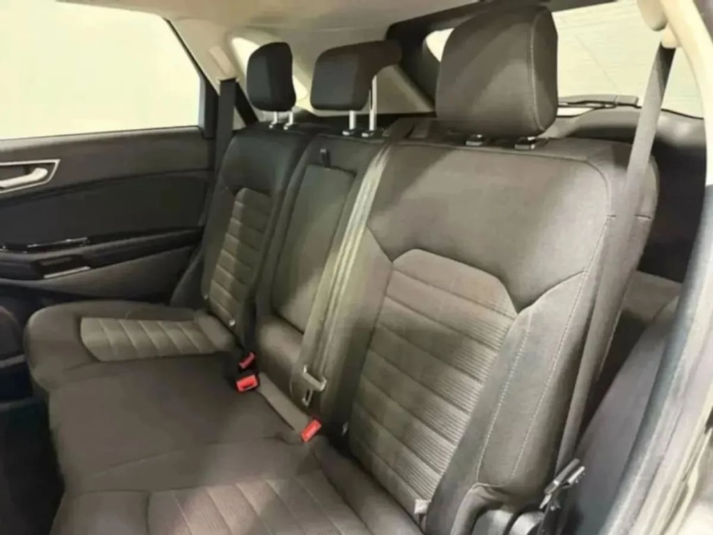 2019 Ford Edge Image 46