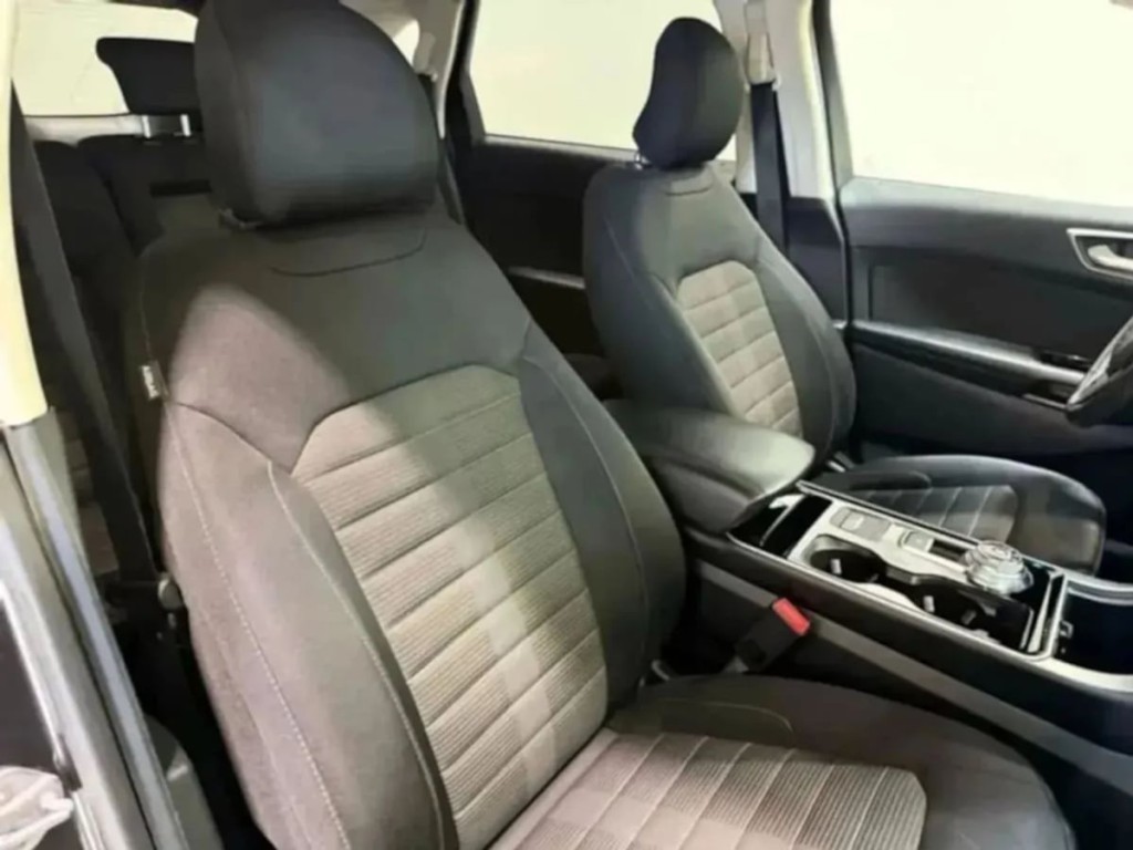2019 Ford Edge Image 48