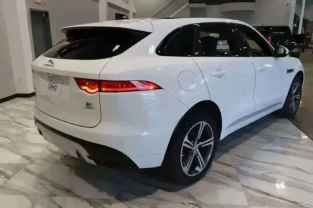 2020 Jaguar F-PACE Image 5