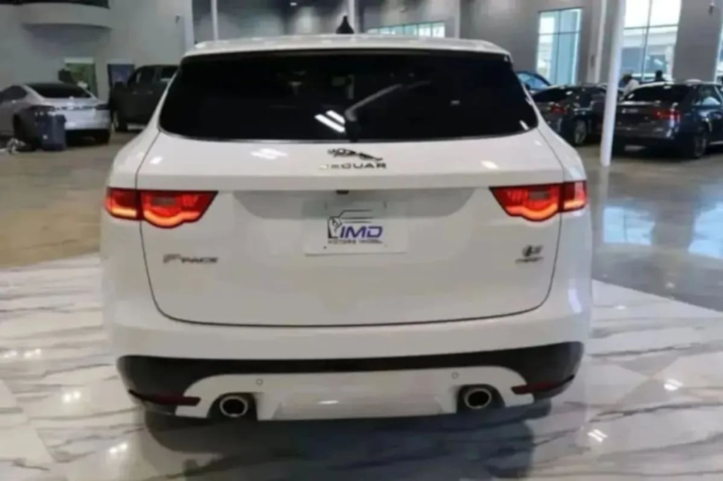 2020 Jaguar F-PACE Image 6