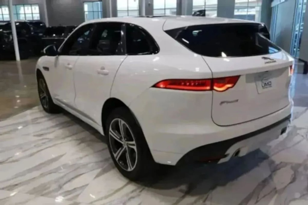 2020 Jaguar F-PACE Image 7