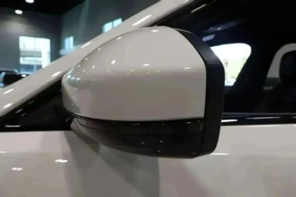 2020 Jaguar F-PACE Image 9