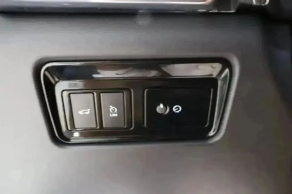 2020 Jaguar F-PACE Image 12