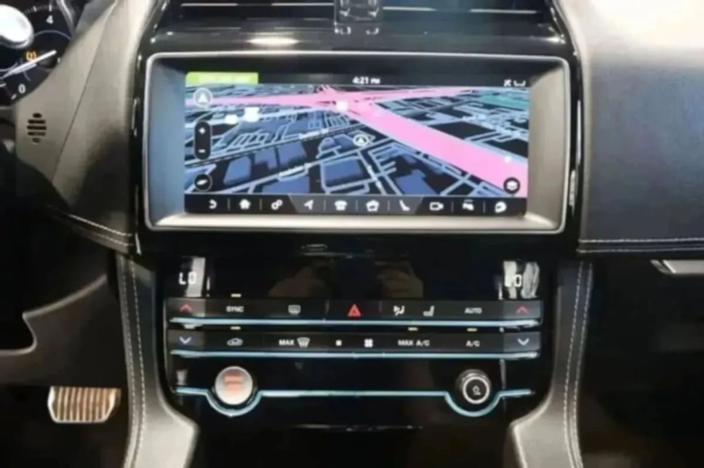 2020 Jaguar F-PACE Image 25