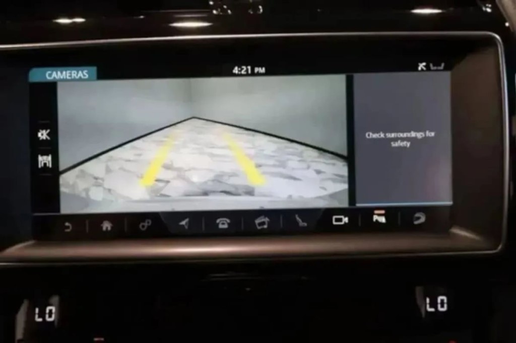 2020 Jaguar F-PACE Image 26