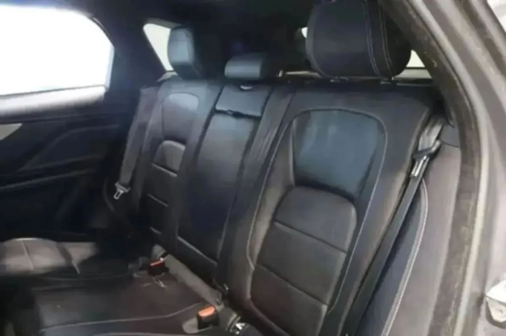 2020 Jaguar F-PACE Image 34