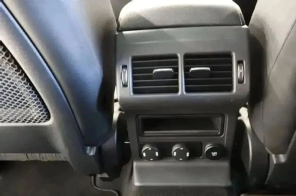 2020 Jaguar F-PACE Image 41