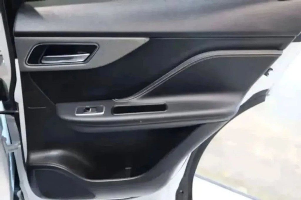 2020 Jaguar F-PACE Image 42