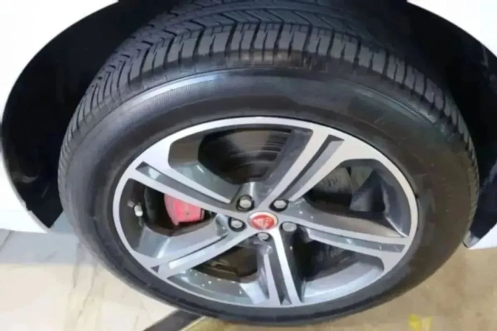 2020 Jaguar F-PACE Image 49