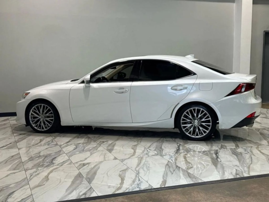 2014 Lexus IS 250 Image 9