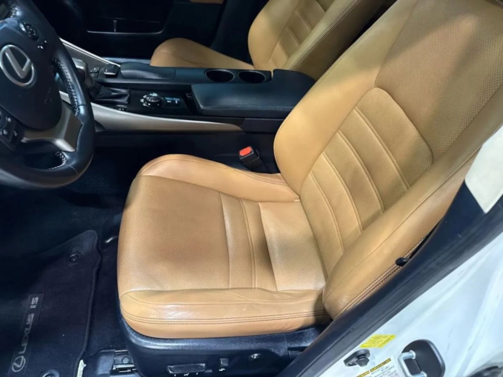 2014 Lexus IS 250 Image 24