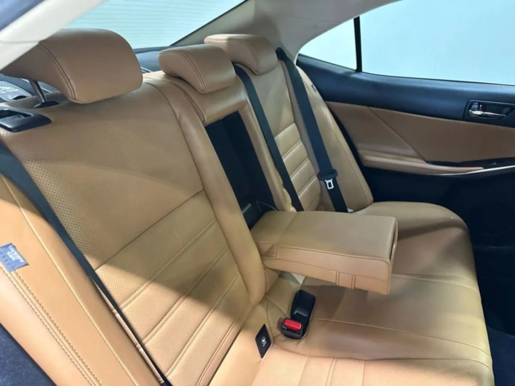 2014 Lexus IS 250 Image 30